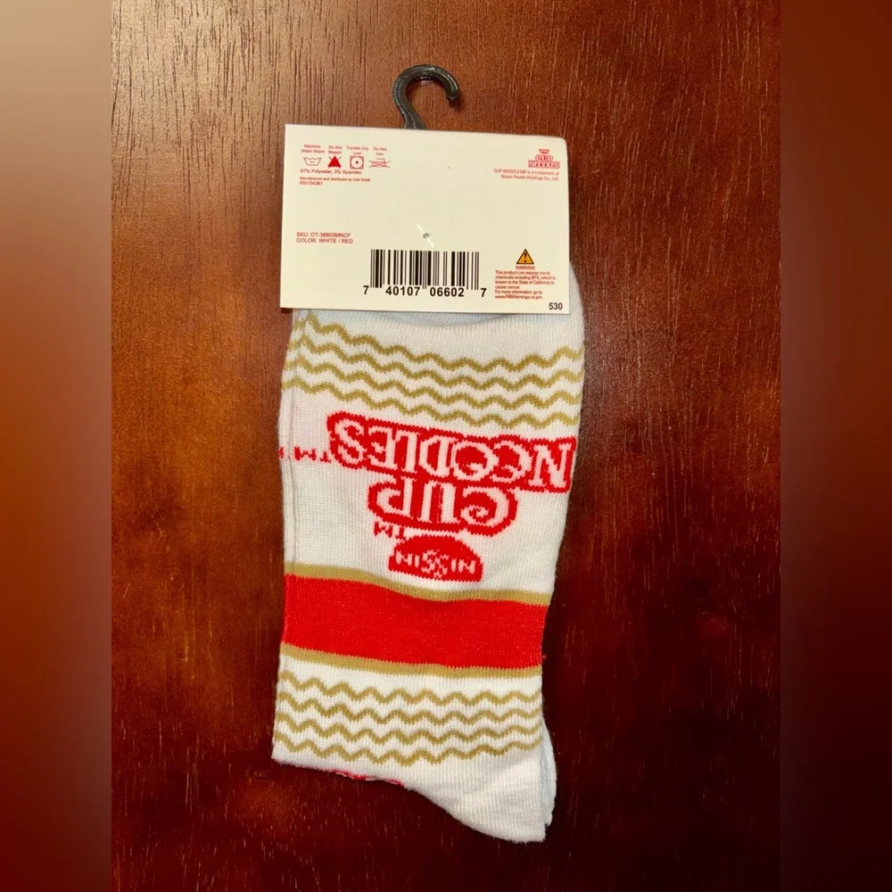 NISSIN CUP NOODLES NOVELTY CREW SOCKS NWT MEN’S SHOE SIZE 6-12